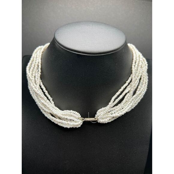 Vintage Multistring White Beaded Choker - Picture 6 of 6